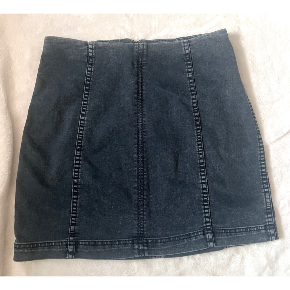 FREE PEOPLE jean dark denim skirt SZ 6 blue black
